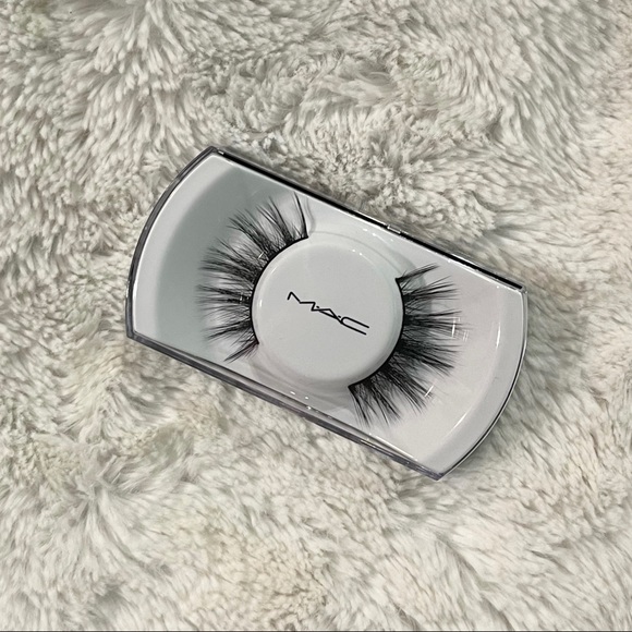 ✨🆕💞MAC COSMETICS MAC LASH 86 OPPORTUNIST LASH💞 - Picture 2 of 6